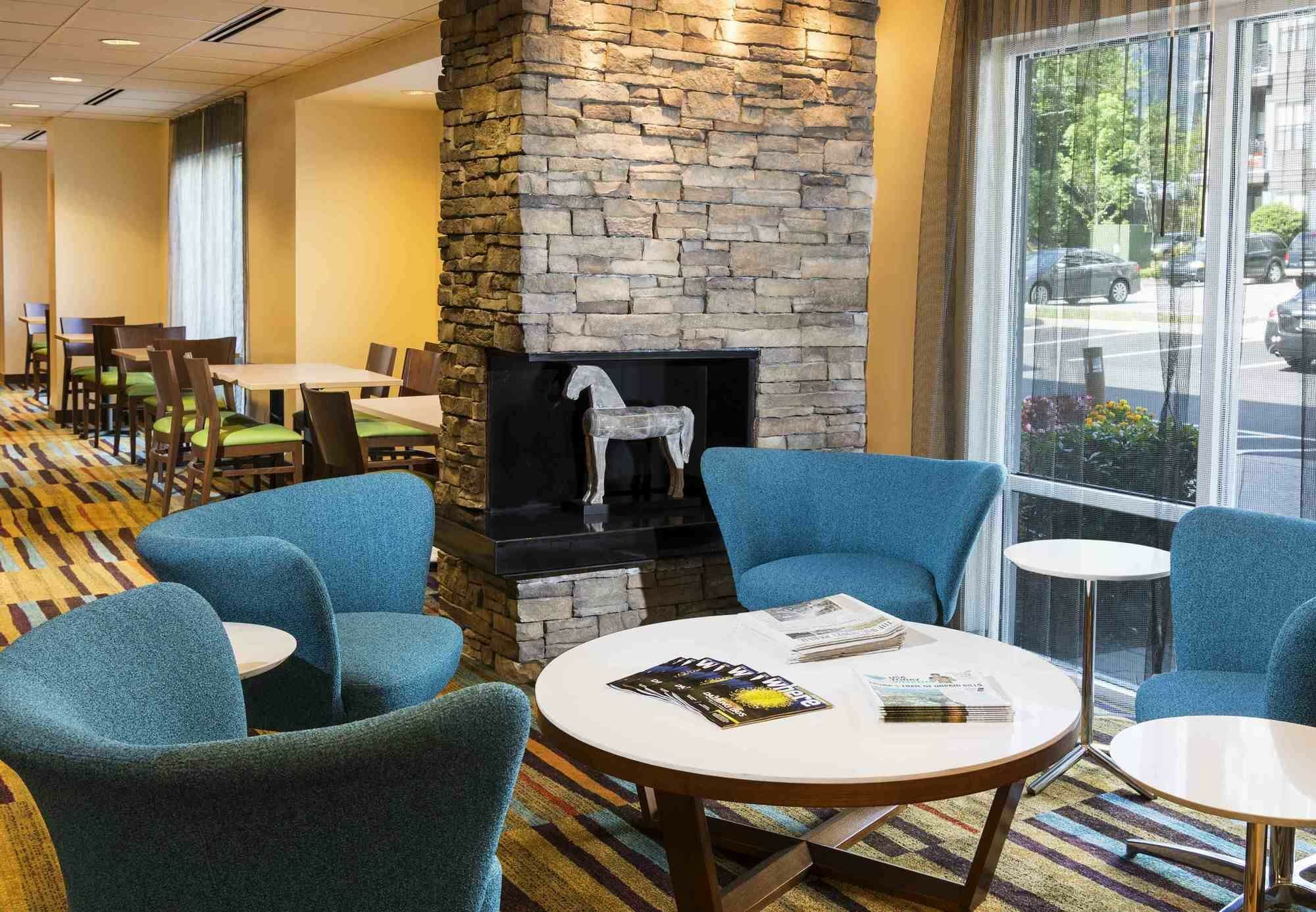 Fairfield Inn & Suites By Marriott Atlanta Perimeter Center Exteriör bild